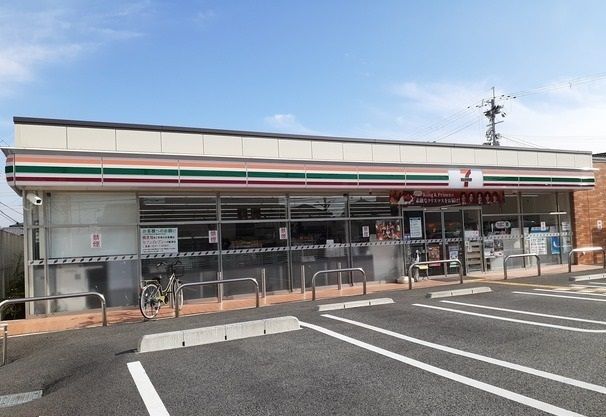 コンビニ　セブンイレブン宝塚山本丸橋２丁（コンビニ）まで390m