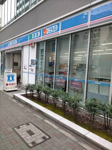 コンビニ　ローソン日本橋蛎殻町一丁目店（コンビニ）まで117m