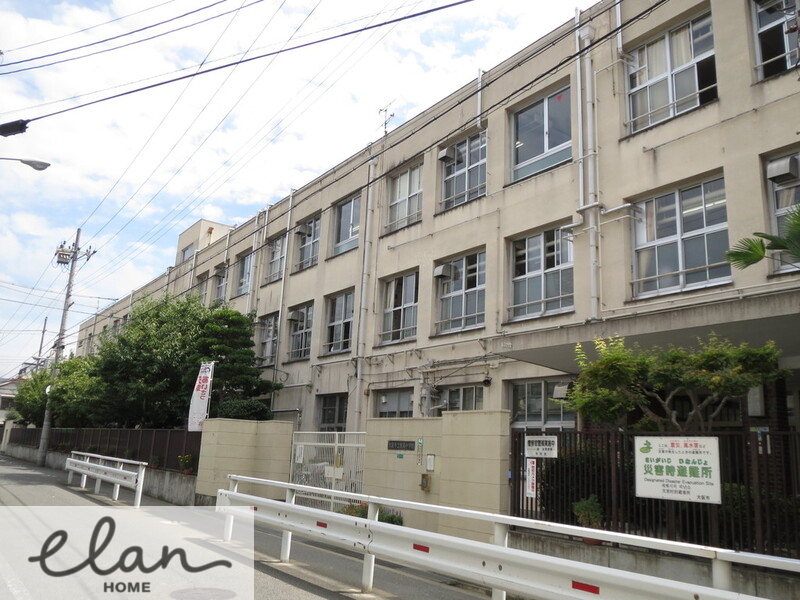 中学校　東陽中学校（中学校）まで1000m