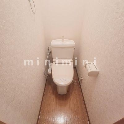 トイレ　※写真は別号室のものですので現状優先とさせていただきます