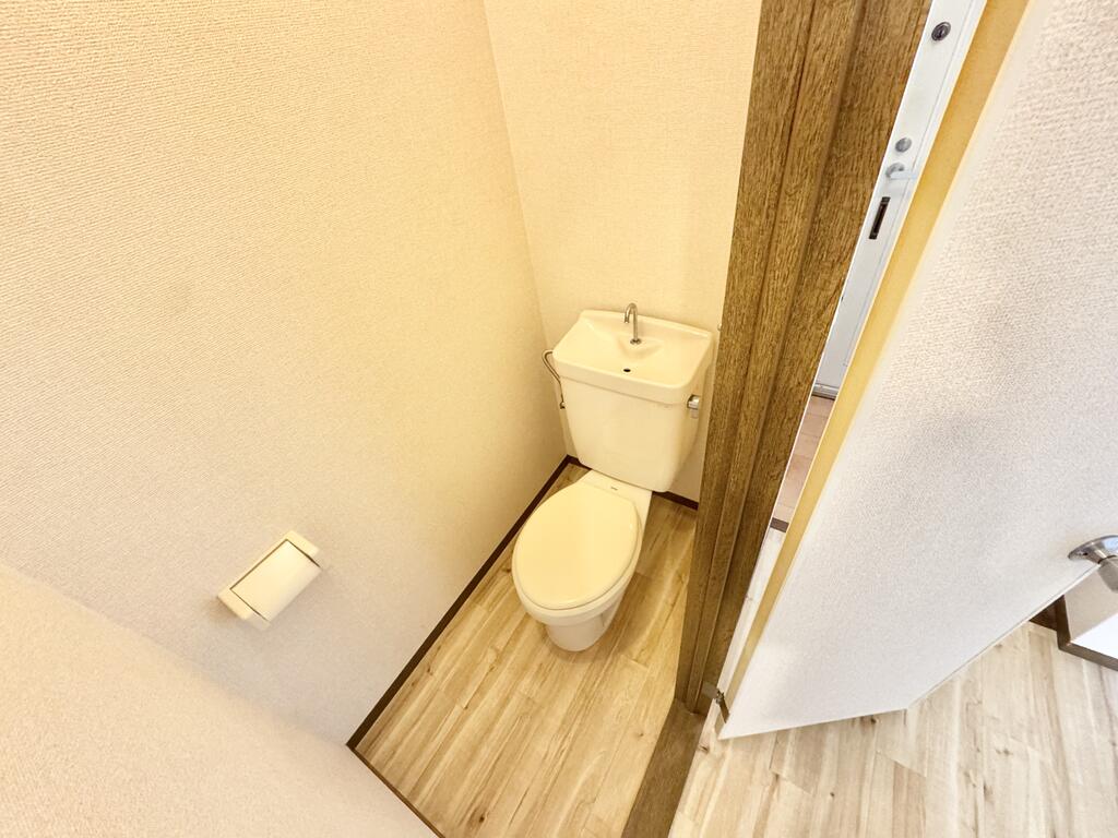 トイレ　他号室の写真です。