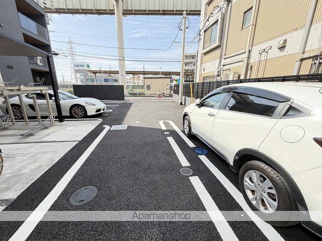 駐車場　駐車場