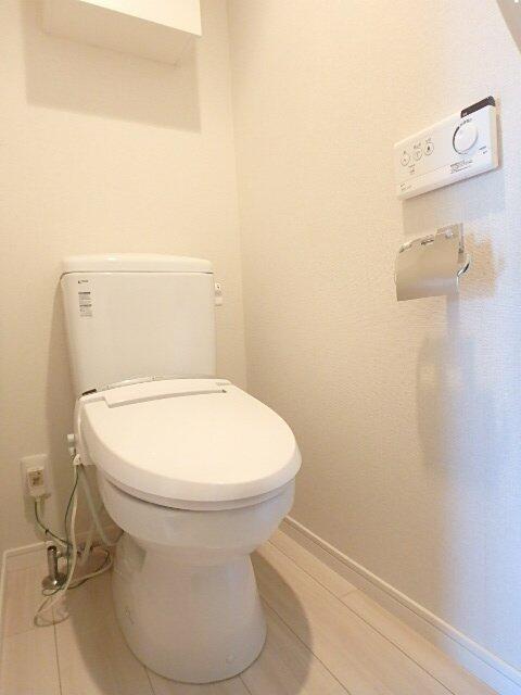 トイレ　落ち着いたトイレです