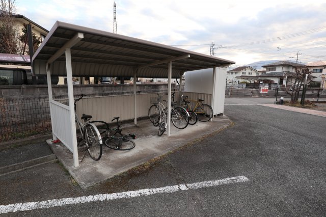 ＪＲ中央線 竜王駅 徒歩23分 2階建 築27年の外観写真