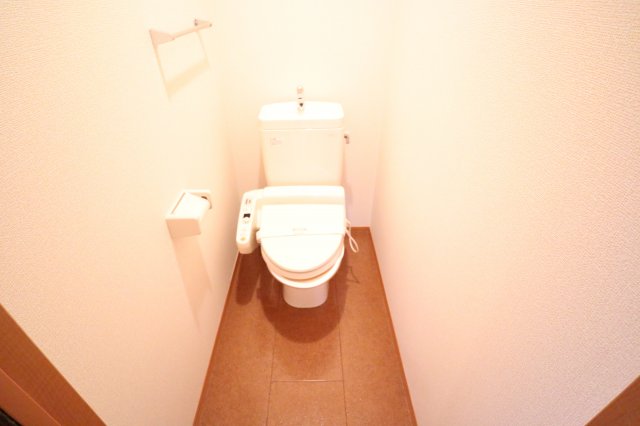 ＪＲ中央線 竜王駅 徒歩23分 2階建 築27年のトイレ写真