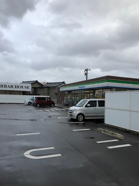 コンビニ　ファミリーマート吉田大保店（コンビニ）まで1718m