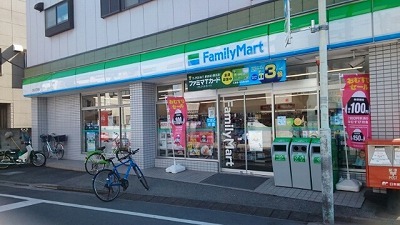 コンビニ　ファミリーマート（コンビニ）まで180m
