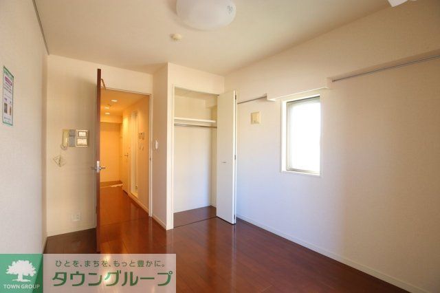 ステージファースト巣鴨の居間写真