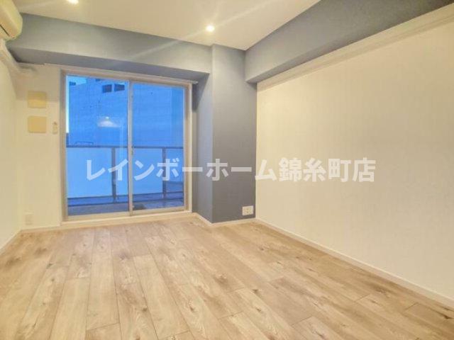 居室・リビング　※別号室参考写真