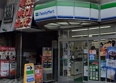 コンビニ　ファミリーマート横浜伊勢佐木町一丁目店（コンビニ）まで350m