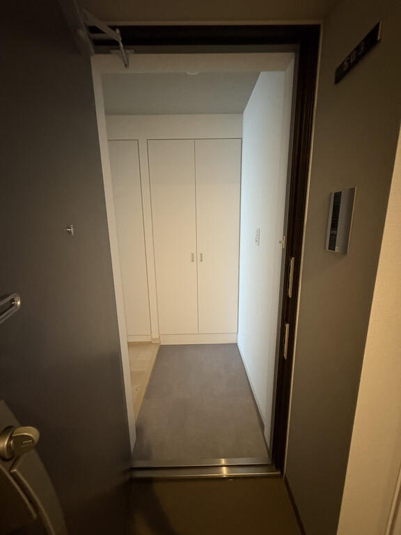 サンレイズ本町二丁目の玄関写真