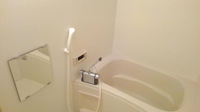 バス・シャワールーム　※同タイプ部屋の写真です。