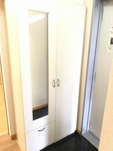 玄関　※同タイプ部屋の写真です。