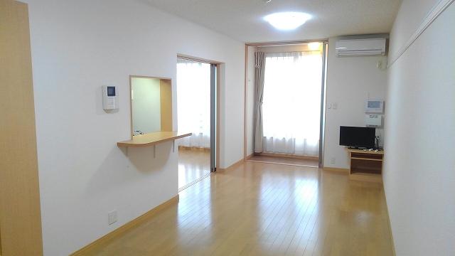 居室・リビング　※同タイプ部屋の写真です。