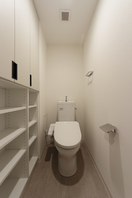 トイレ　※写真は同タイプ住戸です。
