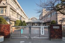 小学校　世田谷区立松丘小学校（小学校）まで939m