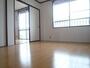 居室・リビング　扉を外せば広ーいお部屋。。。