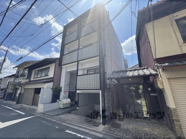 ハーベストコート二条の外観写真