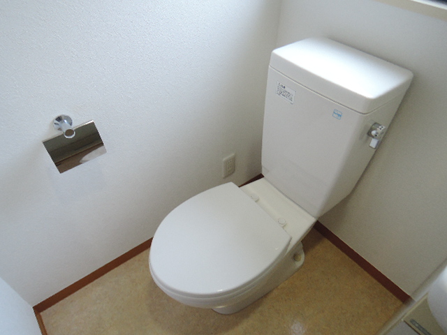 都営大江戸線 新江古田駅 徒歩4分 11階建 築22年のトイレ写真