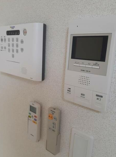 セキュリティ　モニター付きインターホンです。