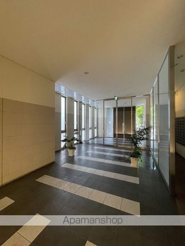 地下鉄御堂筋線 中津駅 徒歩3分 15階建 築19年の外観写真
