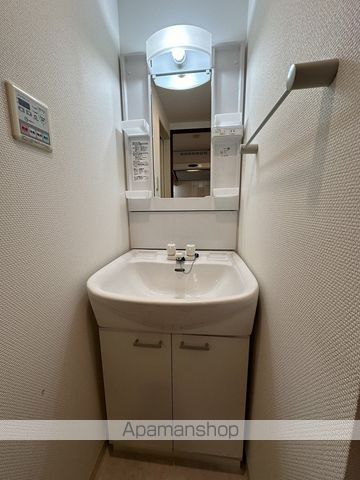 地下鉄御堂筋線 中津駅 徒歩3分 15階建 築19年の内装写真