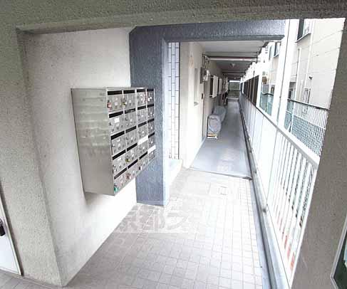 その他共有部分　明るい廊下です