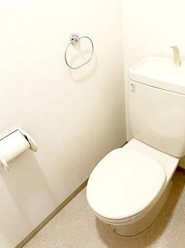 都営新宿線 菊川駅 徒歩2分 8階建 築23年のトイレ写真
