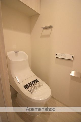 地下鉄谷町線 谷町六丁目駅 徒歩10分 14階建 築8年のトイレ写真