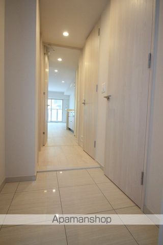 地下鉄谷町線 谷町六丁目駅 徒歩10分 14階建 築8年の玄関写真