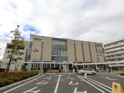 ショッピングセンター　阪急オアシス 千里山店（ショッピングセンター）まで251m