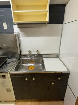 ＪＲ高山本線 西富山駅 徒歩8分 3階建 築42年のキッチン写真