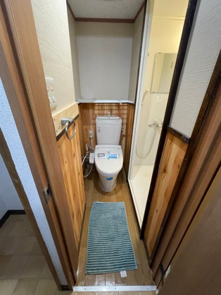 ＪＲ高山本線 西富山駅 徒歩8分 3階建 築42年のトイレ写真