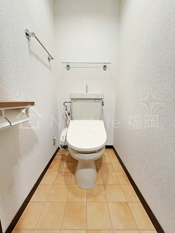 地下鉄空港線 西新駅 徒歩3分 13階建 築35年のトイレ写真