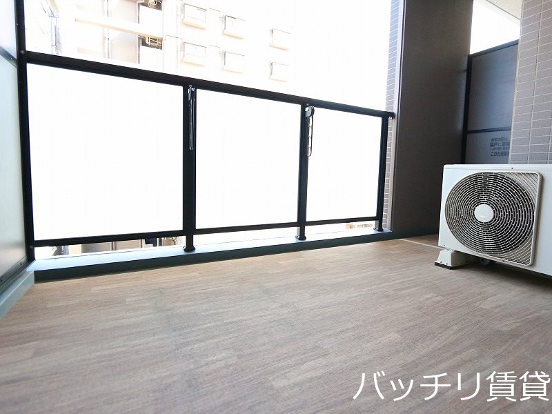 バルコニー　別号室タイプの為、現状を優先いたします