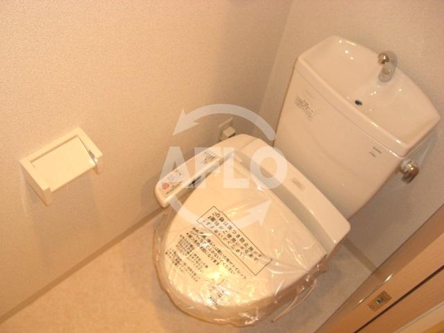 トイレ　エステムコート難波センチュリオ　温水洗浄便座