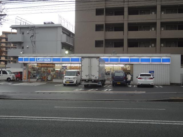 コンビニ　ローソン／八幡鷹の巣店（コンビニ）まで150m