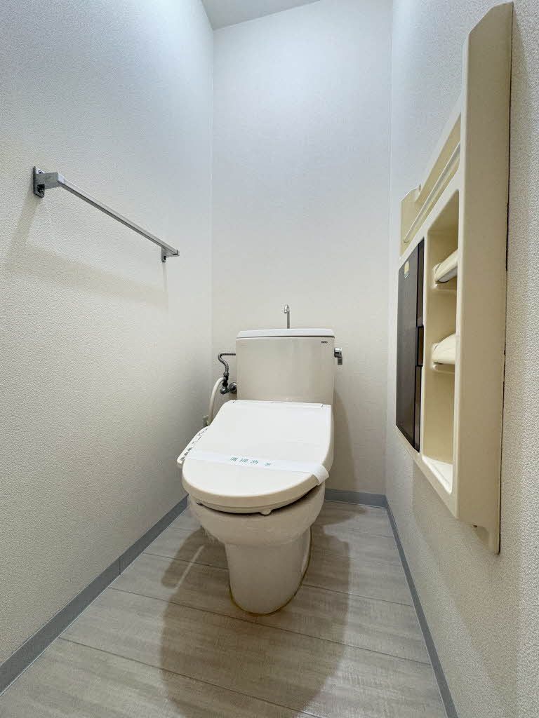 ＪＲ福塩線 横尾駅 徒歩15分 2階建 築34年のトイレ写真