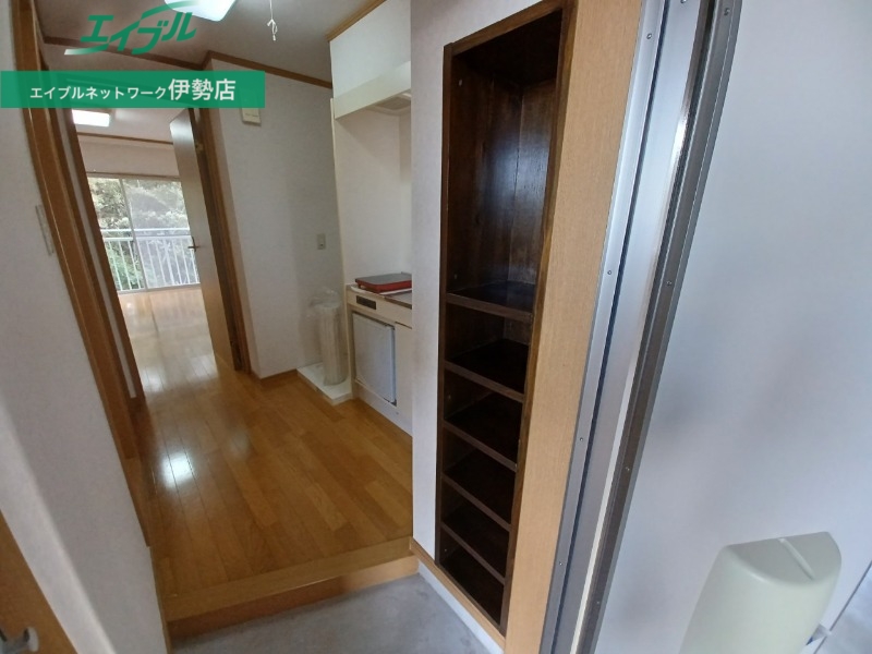玄関　別部屋参考写真です