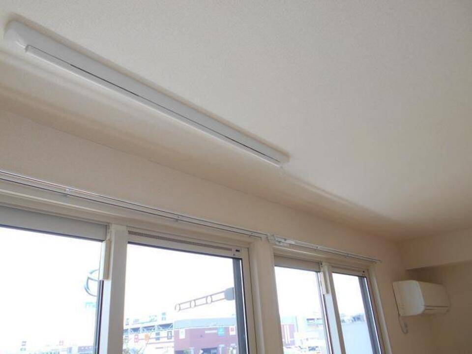 その他設備　室内物干しユニット