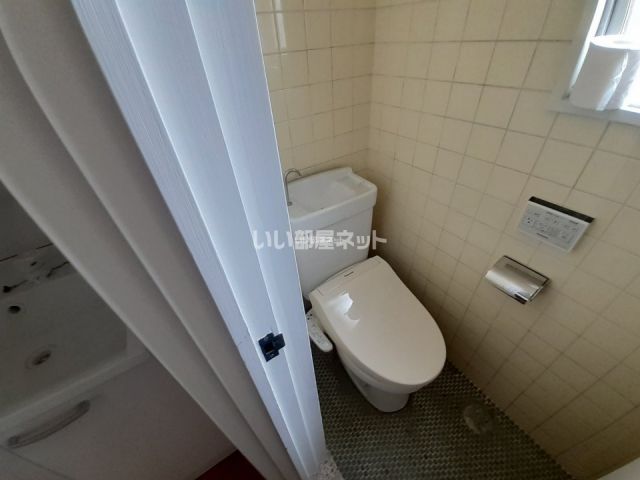 ＪＲ予讃線 今治駅 徒歩6分 4階建 築49年のトイレ写真