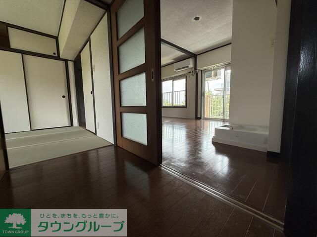 新栄団地1街区1号棟の居間写真