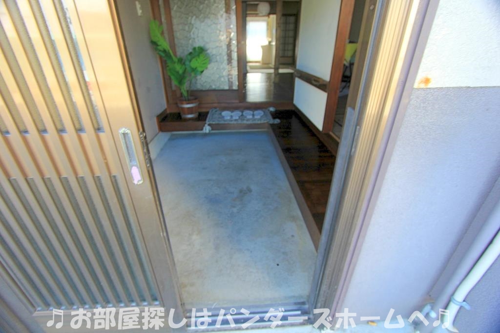 牧野阪3丁目平屋テラスの玄関写真