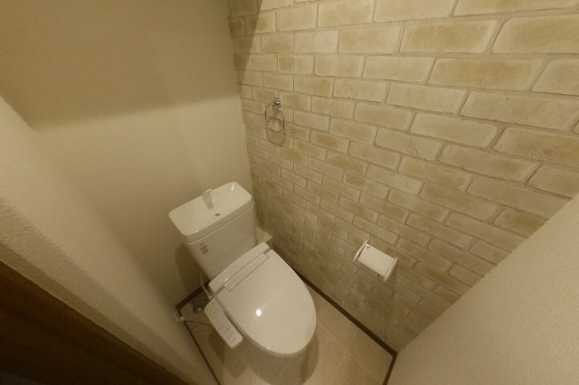 地下鉄海岸線 苅藻駅 徒歩10分 3階建 築6年のトイレ写真