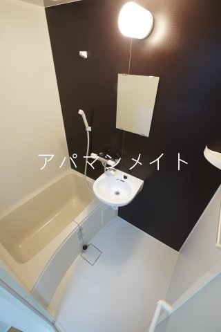 バス・シャワールーム　ゆったり過ごせるお風呂です