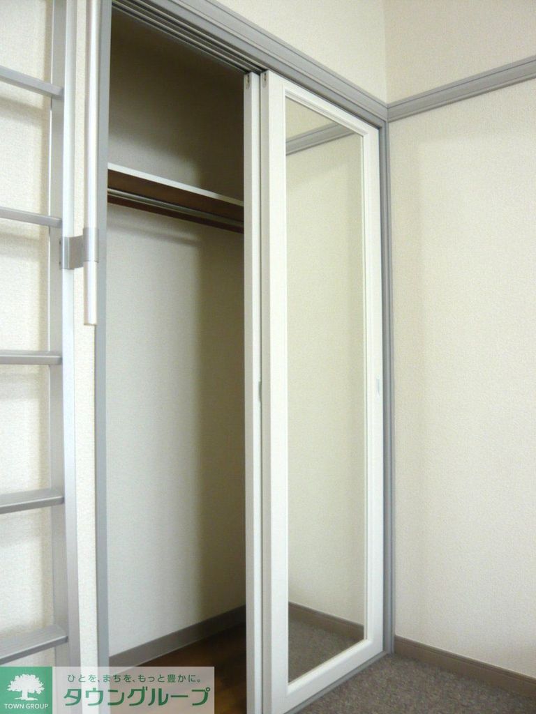 その他部屋・スペース　姿見としても使える大型クローゼット完備