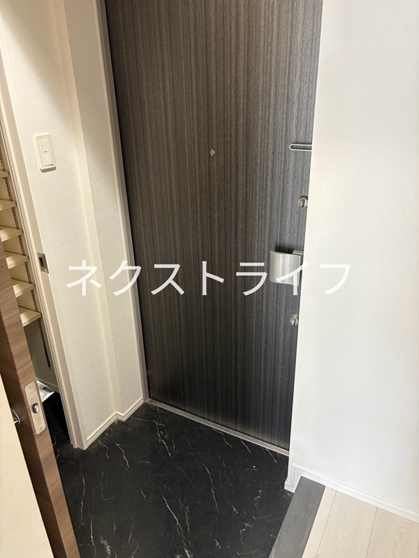 東京メトロ日比谷線 南千住駅 徒歩10分 10階建 築7年の玄関写真