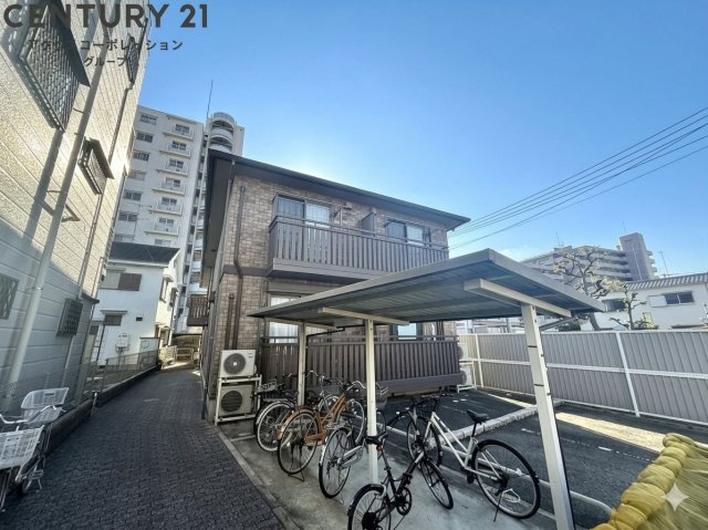 建物外観　敷地内駐車場あり！