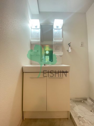 洗面設備　シンプルで使いやすい洗面台です！