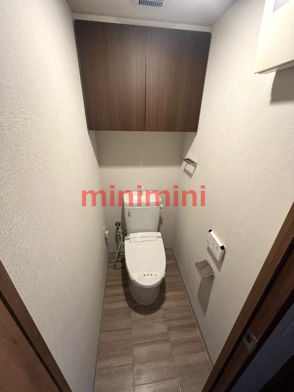 ＪＲ東海道本線 茨木駅 徒歩11分 9階建 築13年のトイレ写真